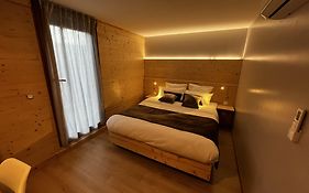 9WAGRAM Hotel